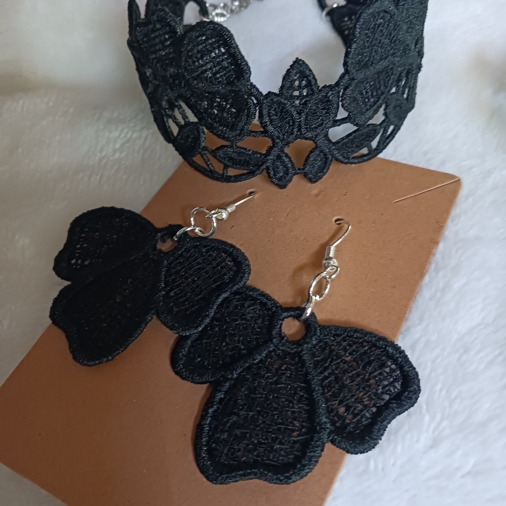 Embroidered Lace Set - Picture 3 of 4